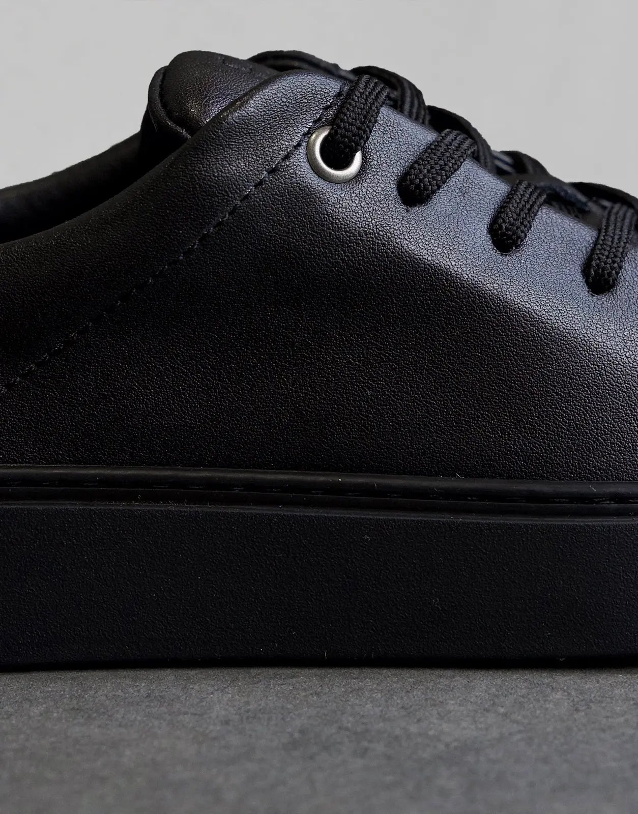 Fade Essential Black Sneakers - Subwear