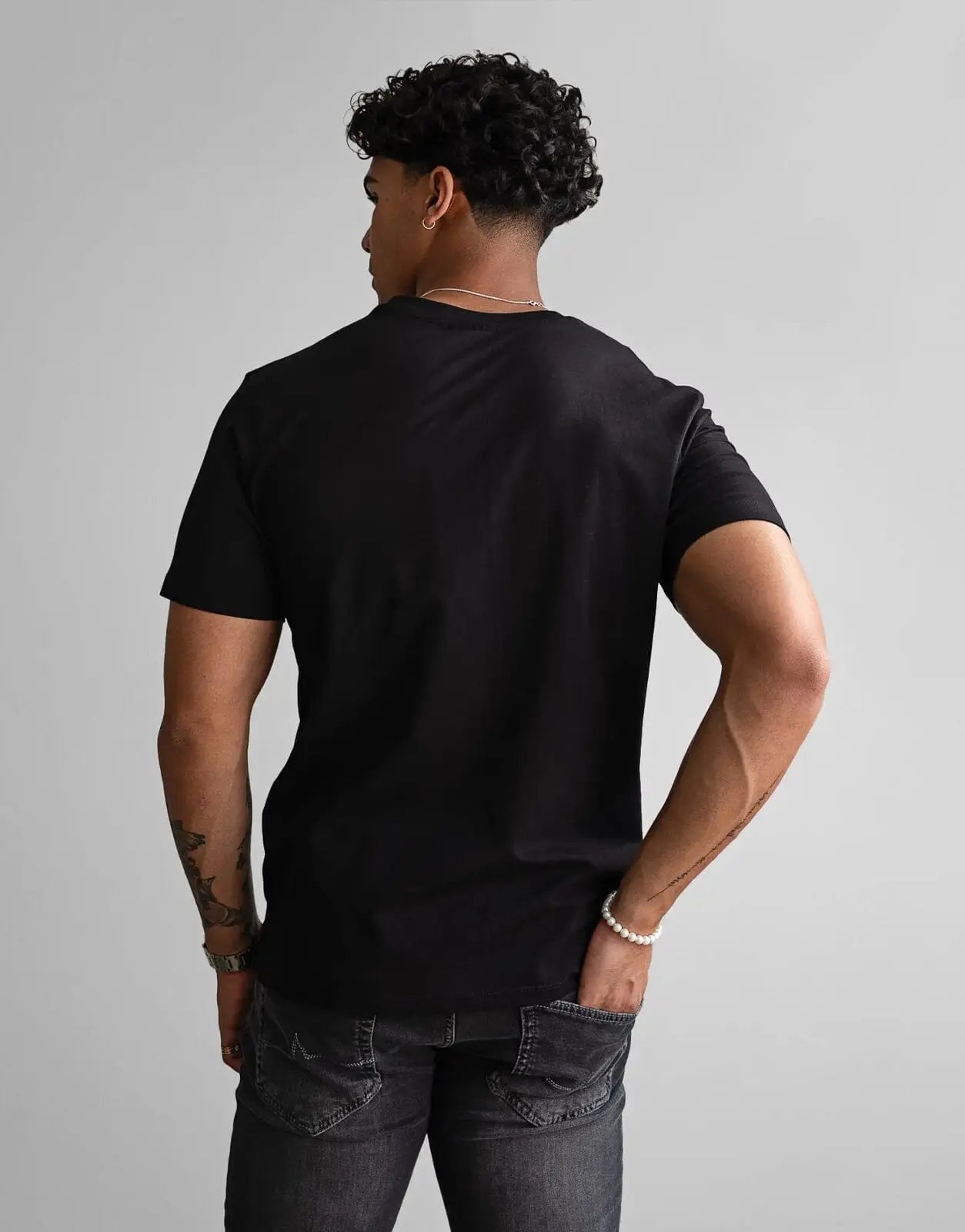 Fade Essential V-Neck Black T-Shirt - Subwear