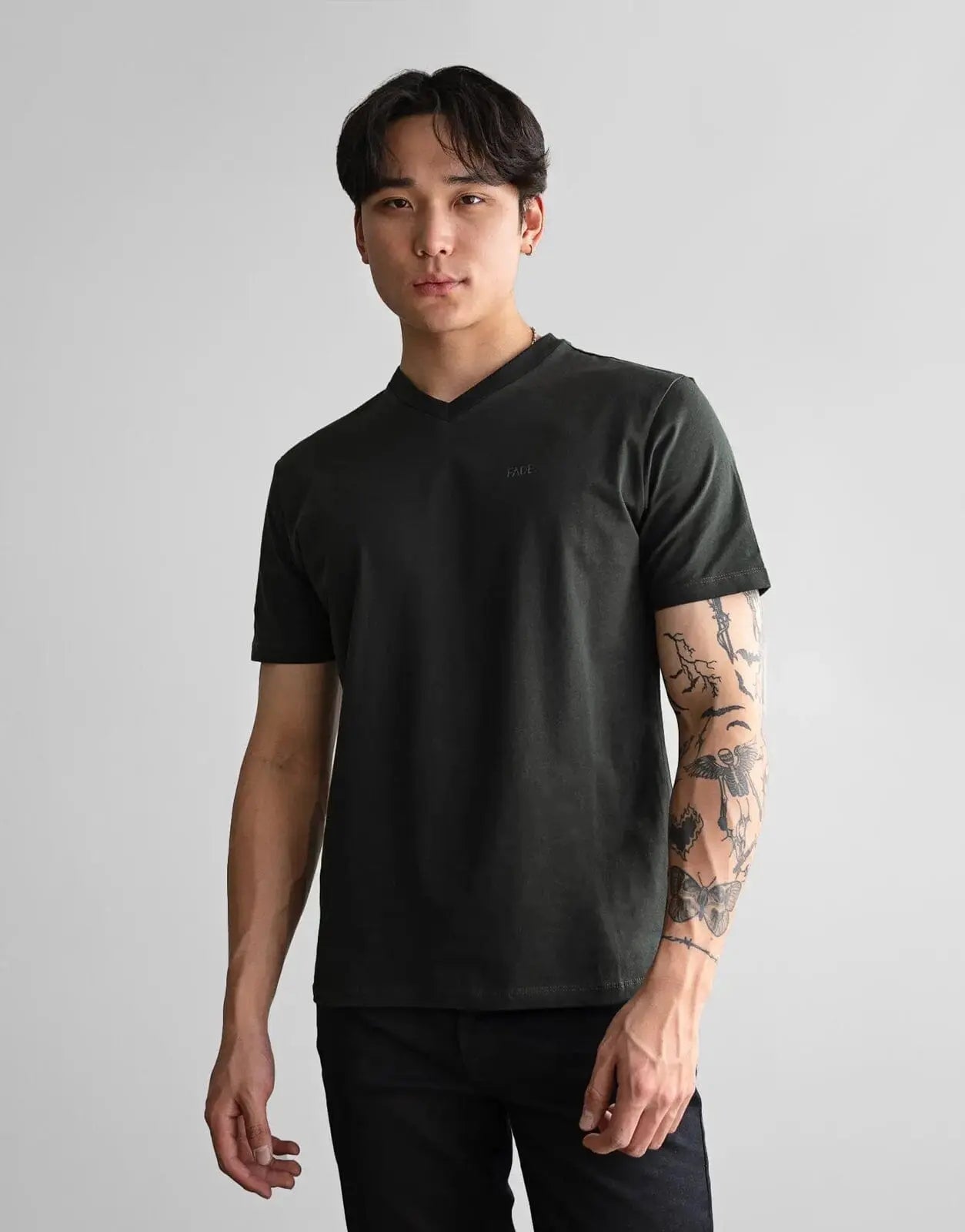 Fade Essential V-Neck Green T-Shirt - Subwear