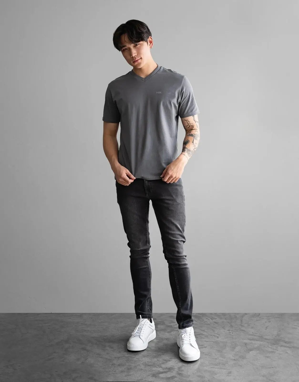 Fade Essential V-Neck Grey T-Shirt - Subwear