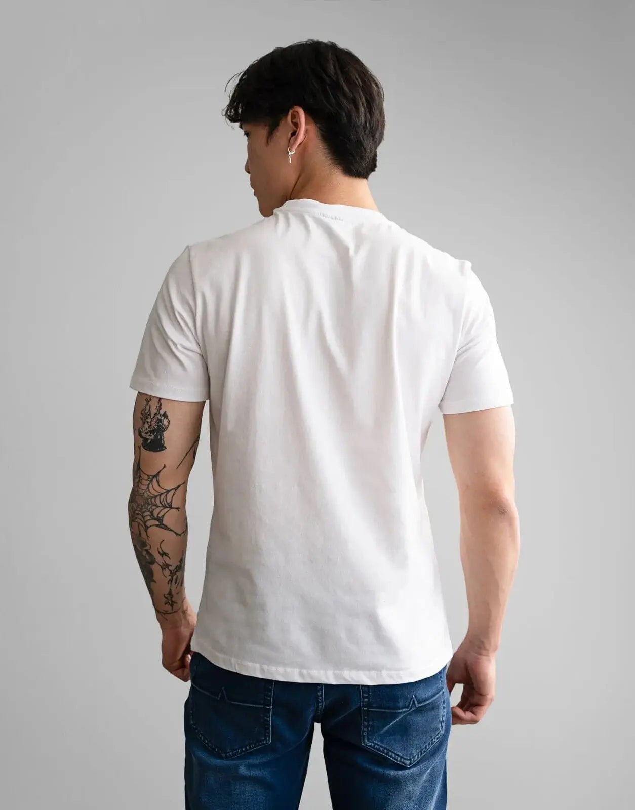 Fade Essential V-Neck White T-Shirt - Subwear