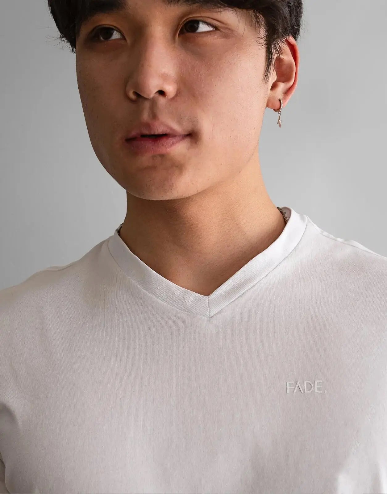 Fade Essential V-Neck White T-Shirt - Subwear