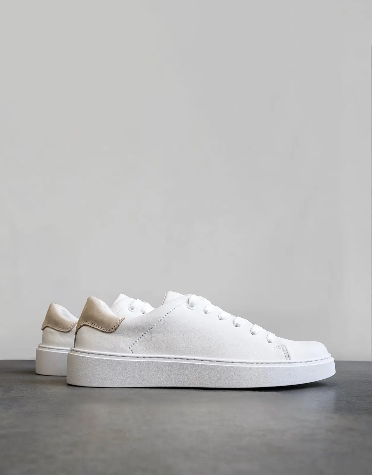 Fade Essential White Sneakers - Subwear