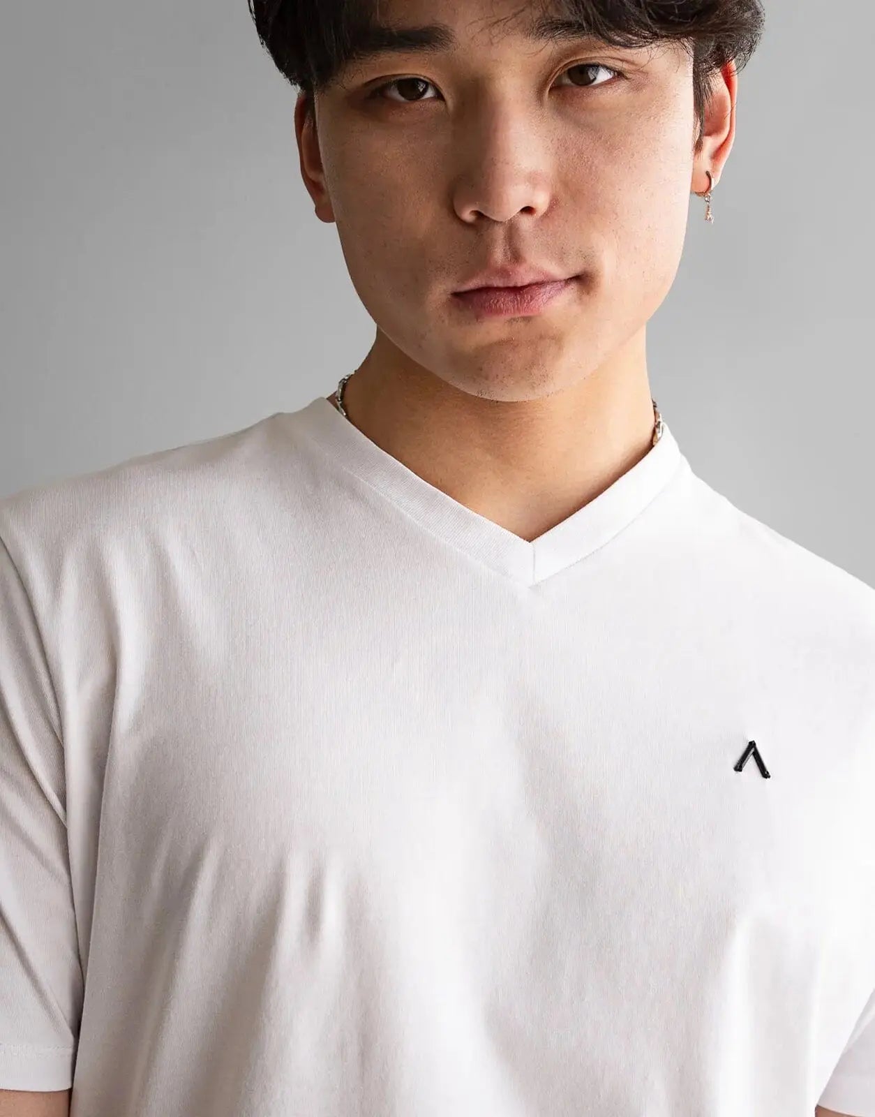 Fade Icon V-Neck White T-Shirt - Subwear