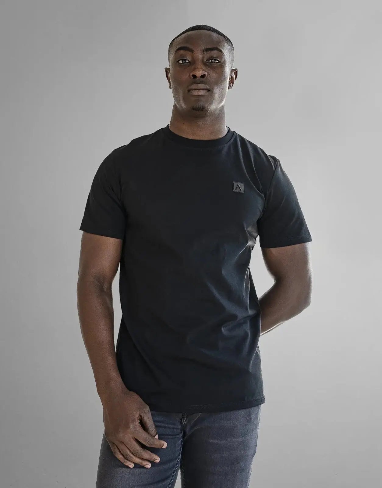 Fade Iconic Badge Black T-Shirt - Subwear