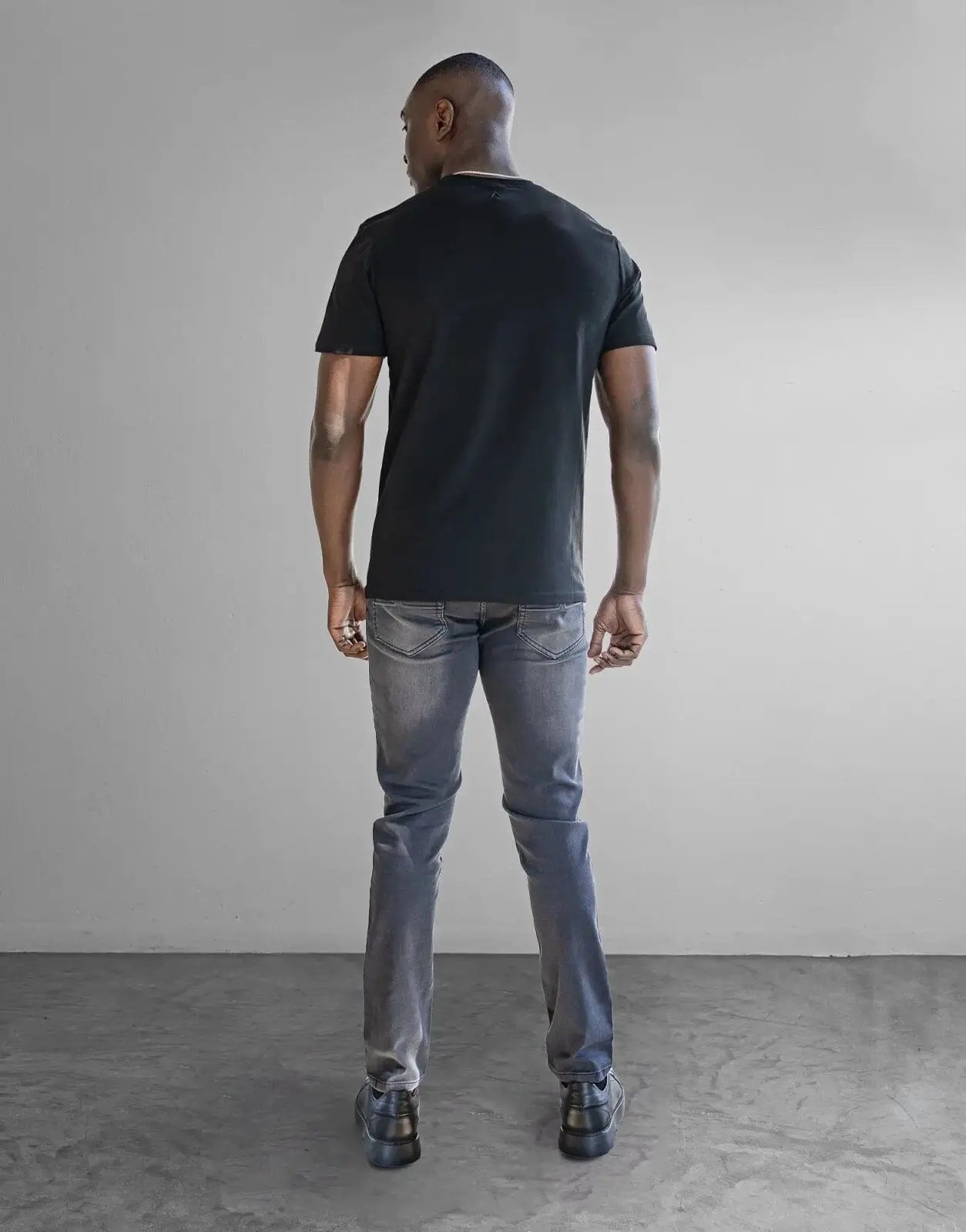 Fade Iconic Badge Black T-Shirt - Subwear