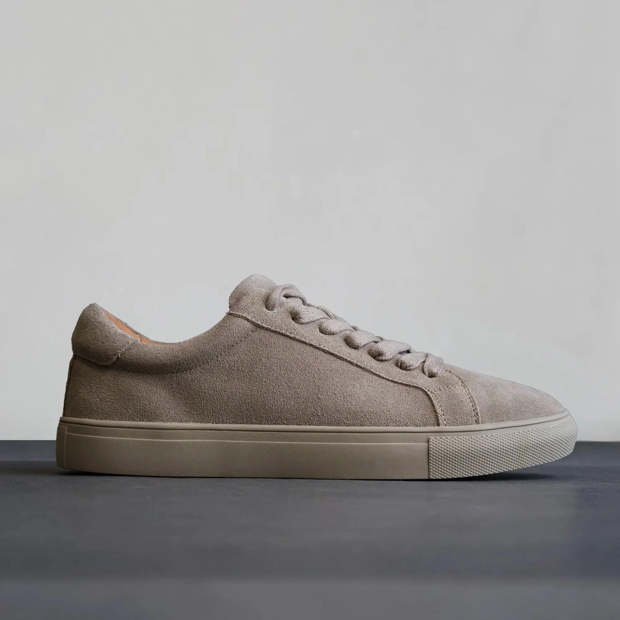 Fade Esssential Sneaker Suede Taupe