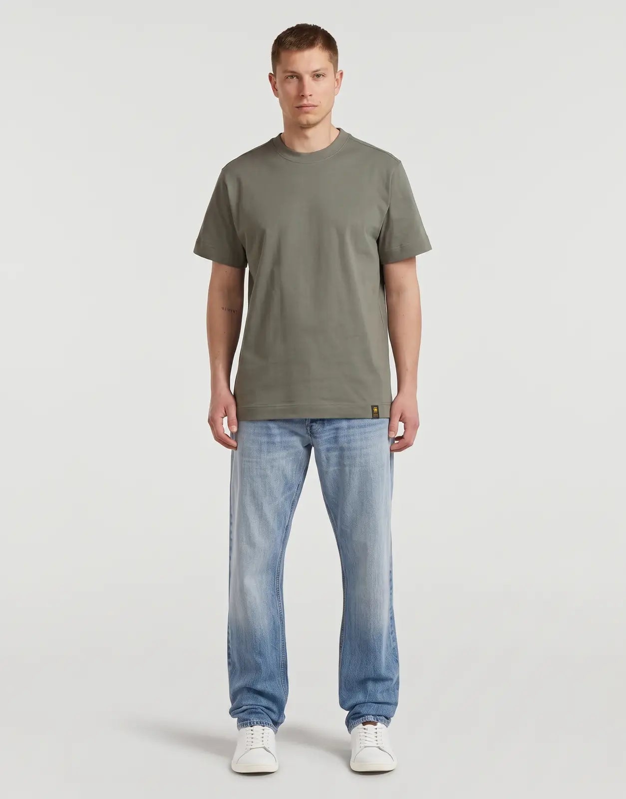 Men's olive green G-Star RAW GS-01 Orphus T-Shirt, a short sleeve cotton crew neck tee, front view.