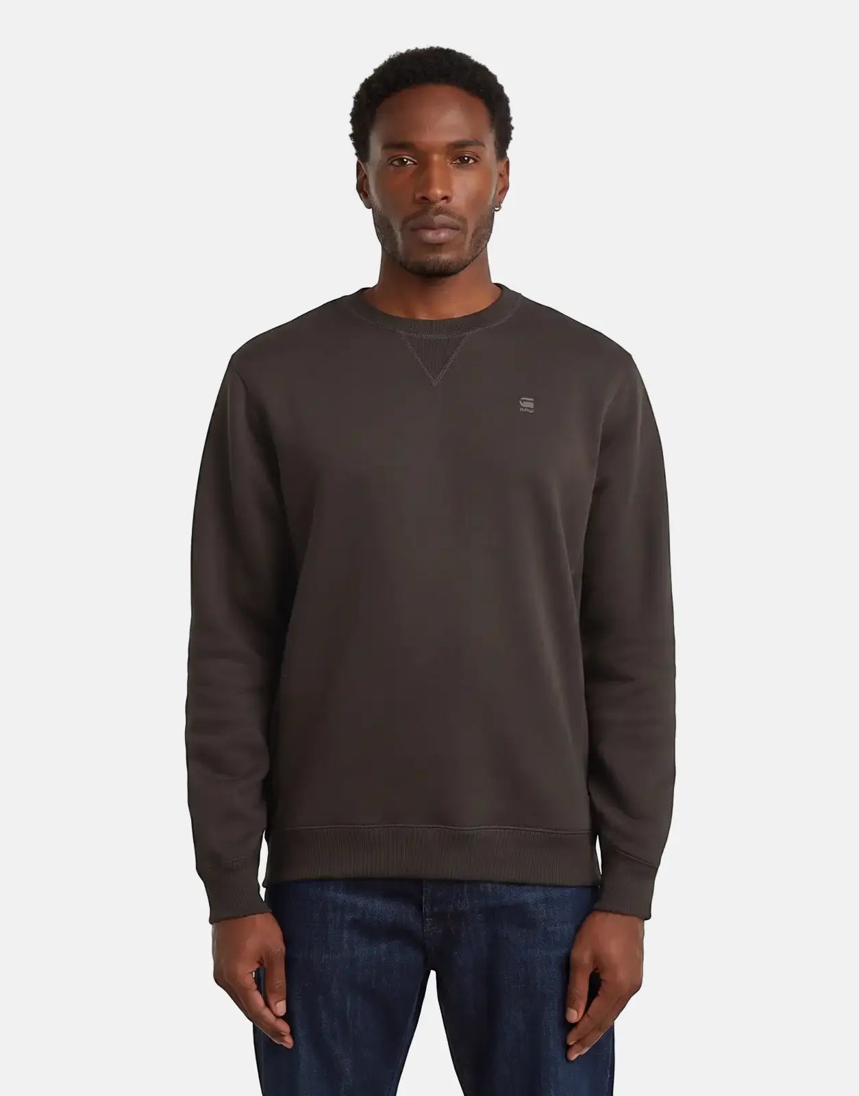 Dark brown G-Star RAW Premium Core Ganache Sweatshirt for men, featuring a classic crew neck and long sleeves, worn by a