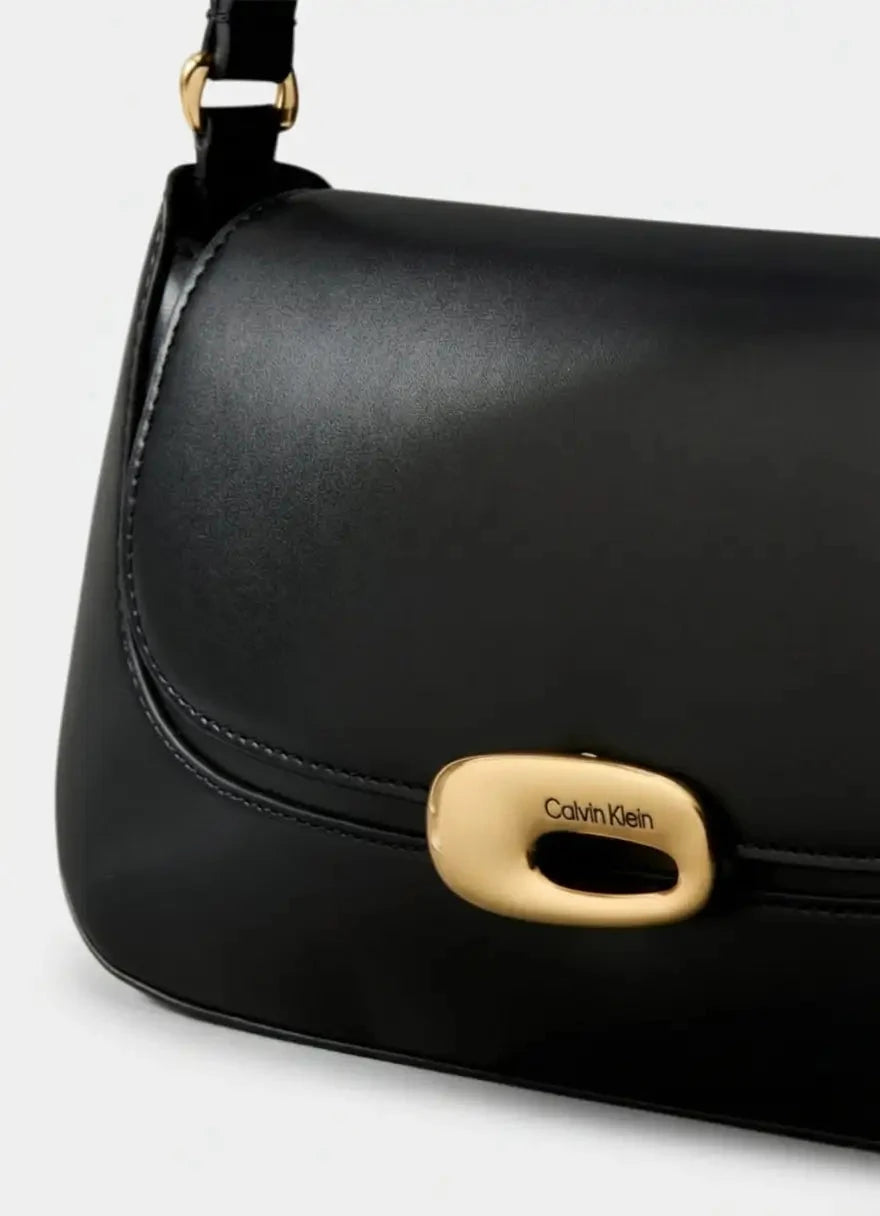 Calvin Klein Hardware Flap Shoulder Bag Black - Subwear