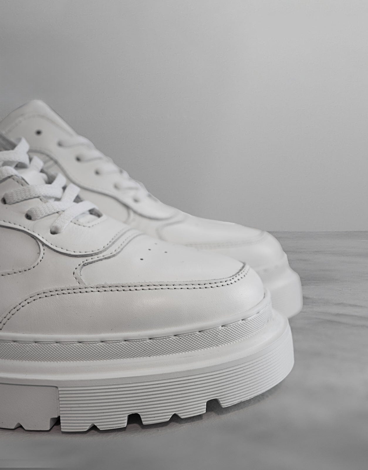 Fade Form White Sneakers - Subwear