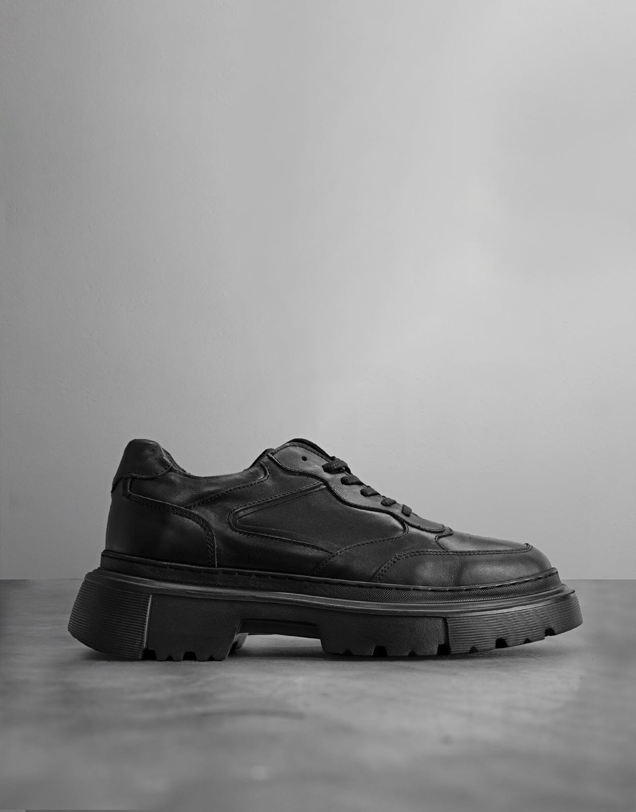 Fade Form Black Sneakers - Subwear