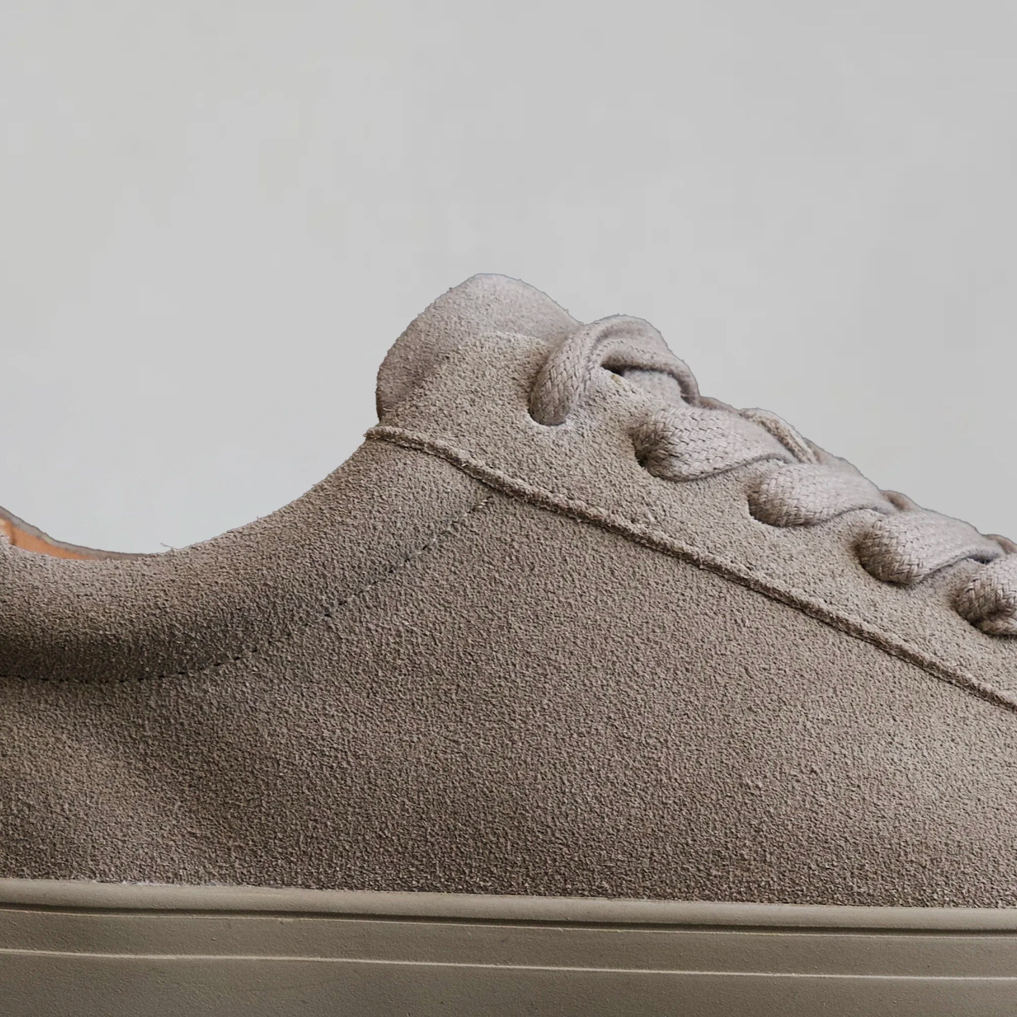Fade Esssential Sneaker Suede Taupe
