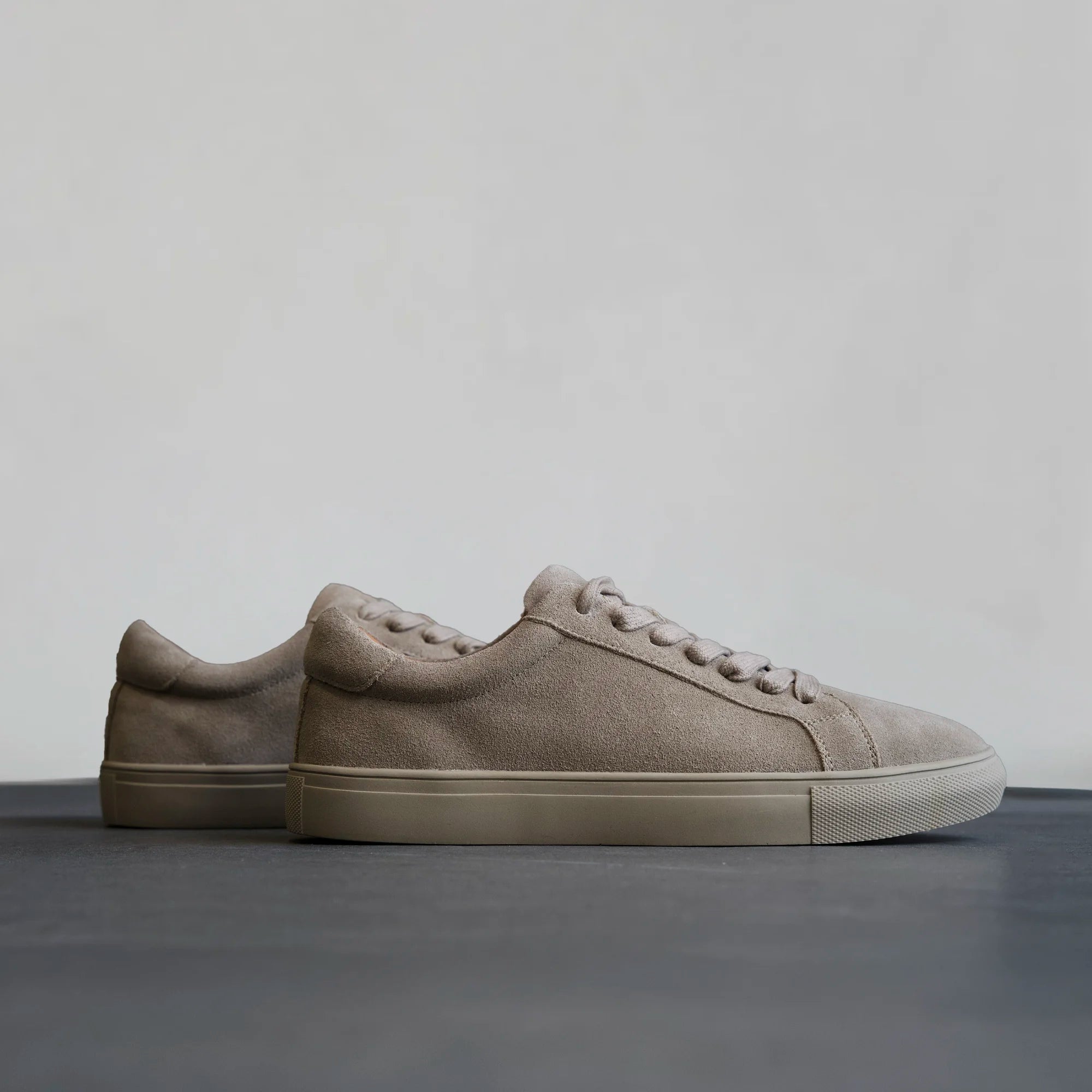 Fade Esssential Sneaker Suede Taupe