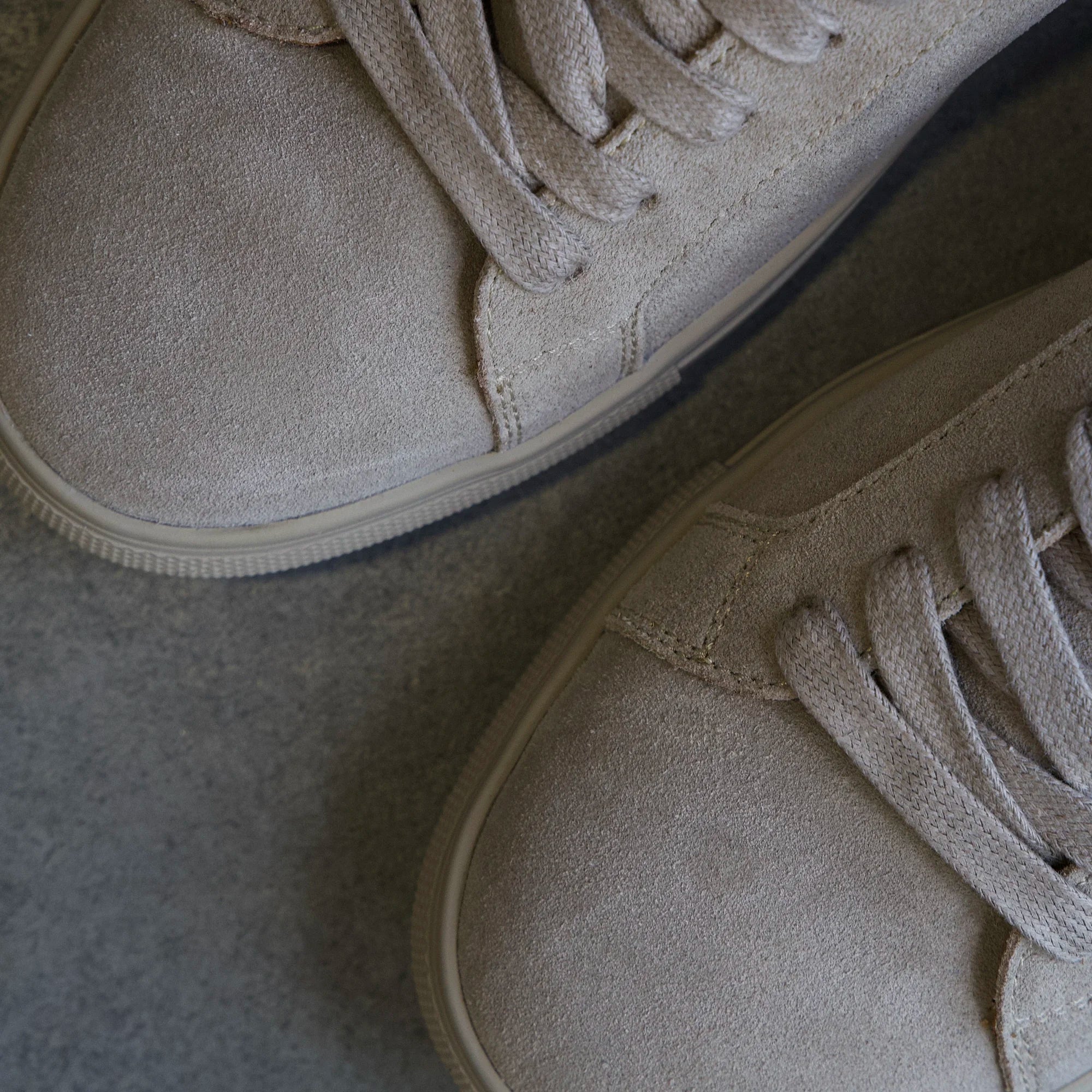 Fade Esssential Sneaker Suede Taupe