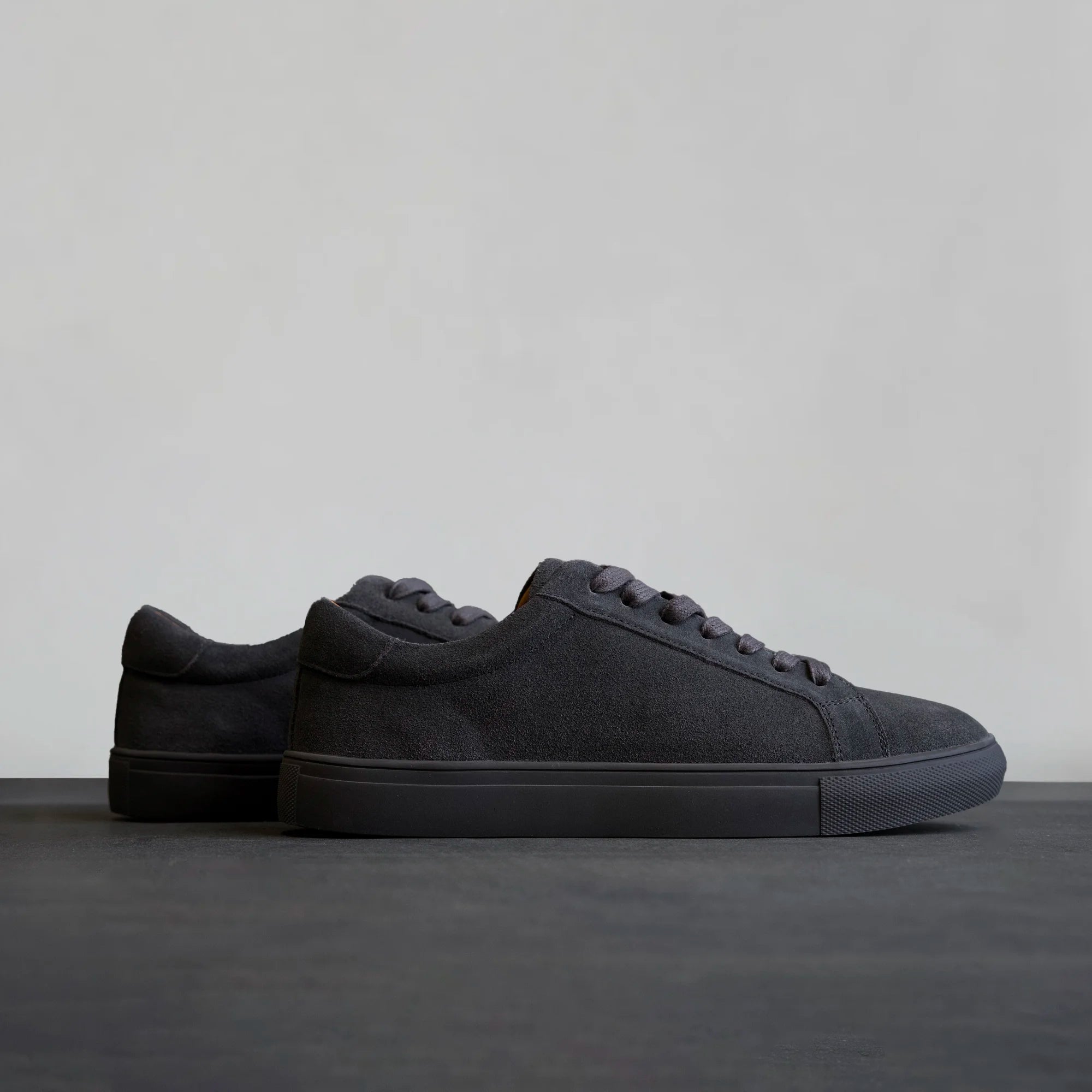 Fade Essential Sneaker Suede Grey