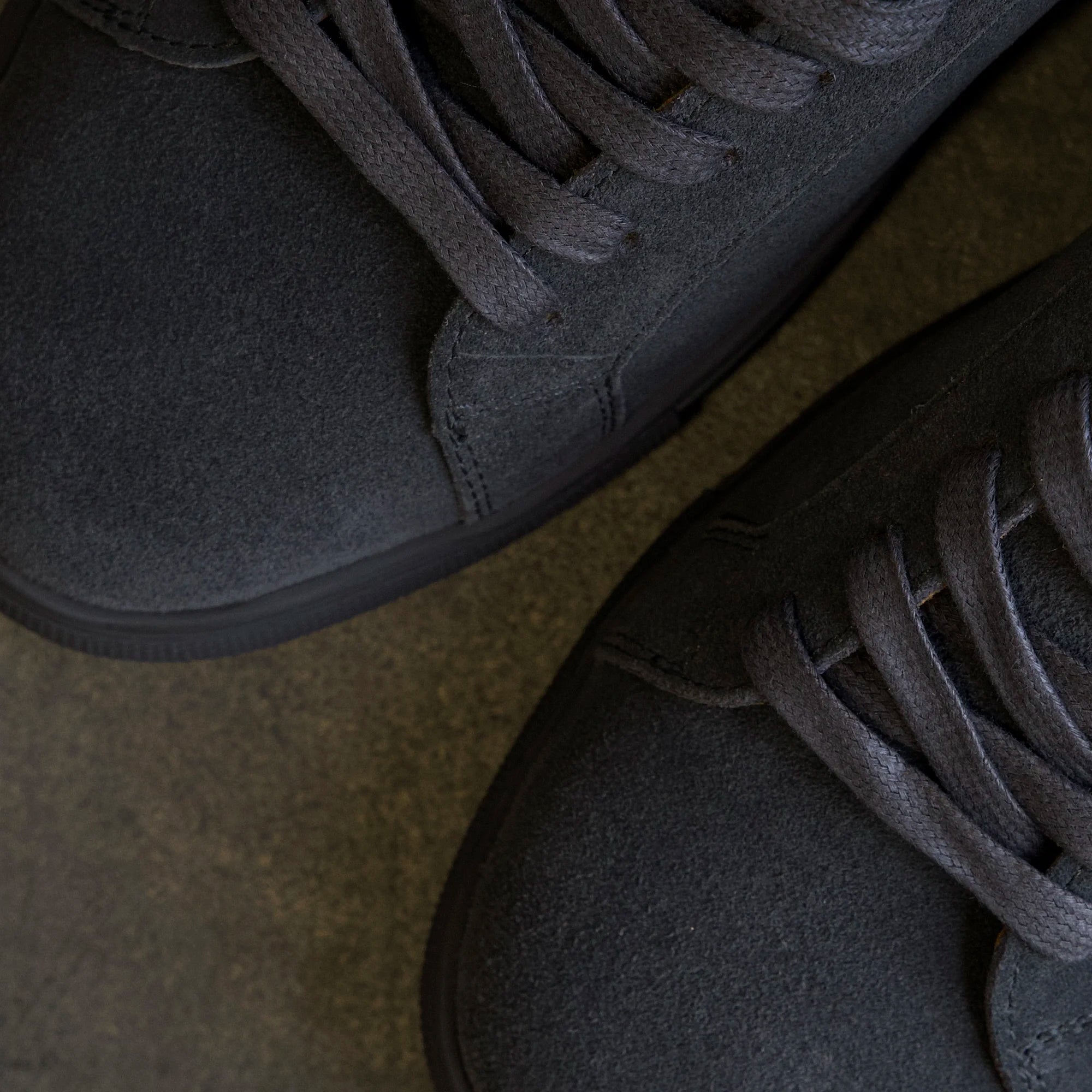 Fade Essential Sneaker Suede Grey