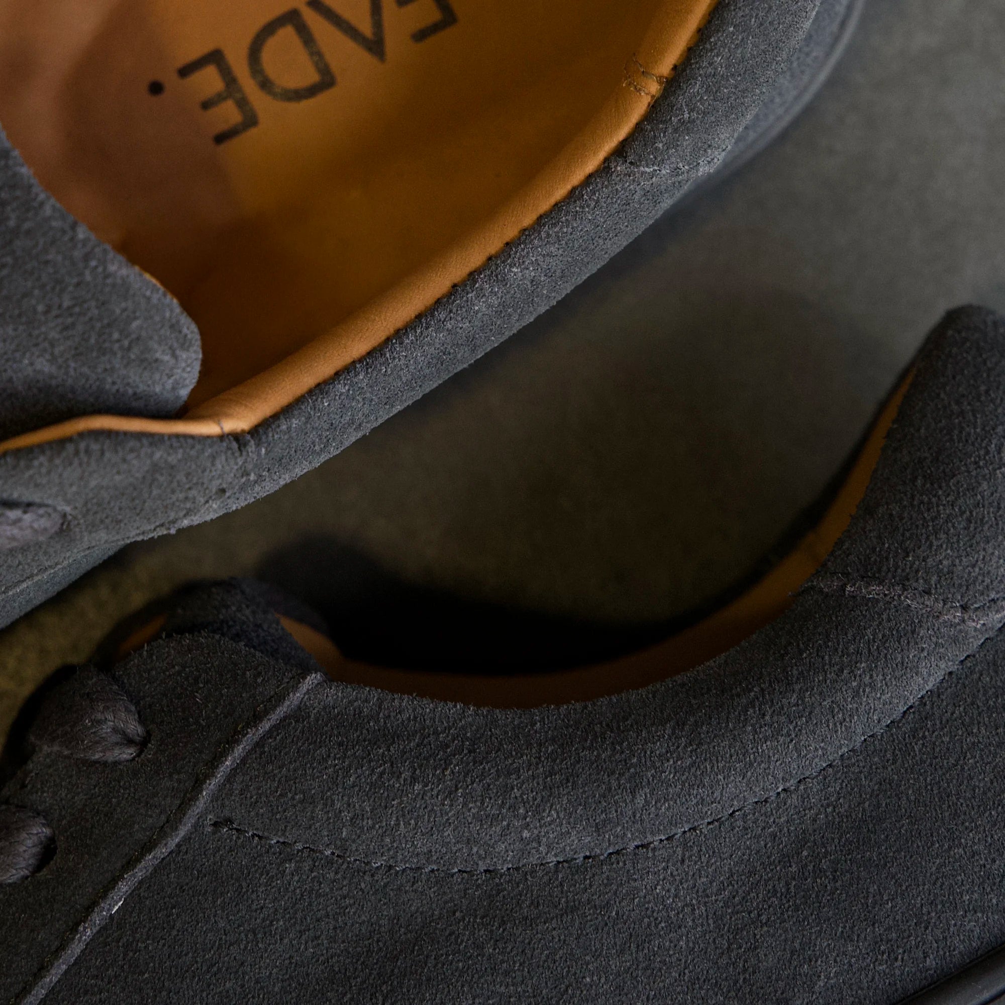 Fade Essential Sneaker Suede Grey