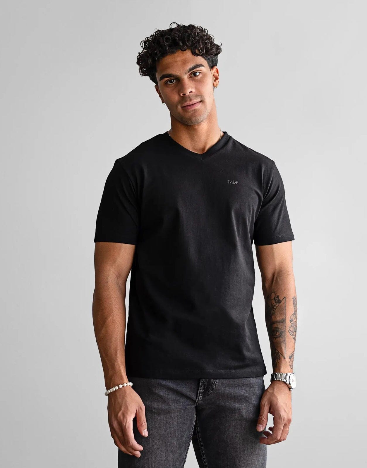 Fade Essential V-Neck Black T-Shirt - Subwear