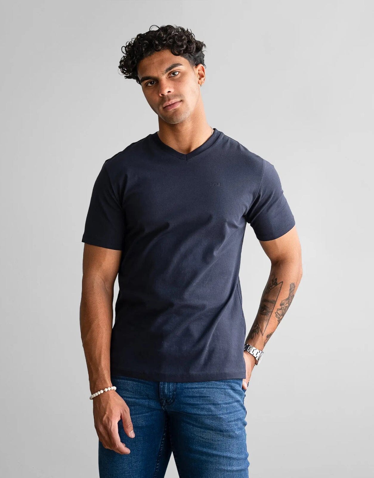 Fade Essential V-Neck Navy T-Shirt - Subwear