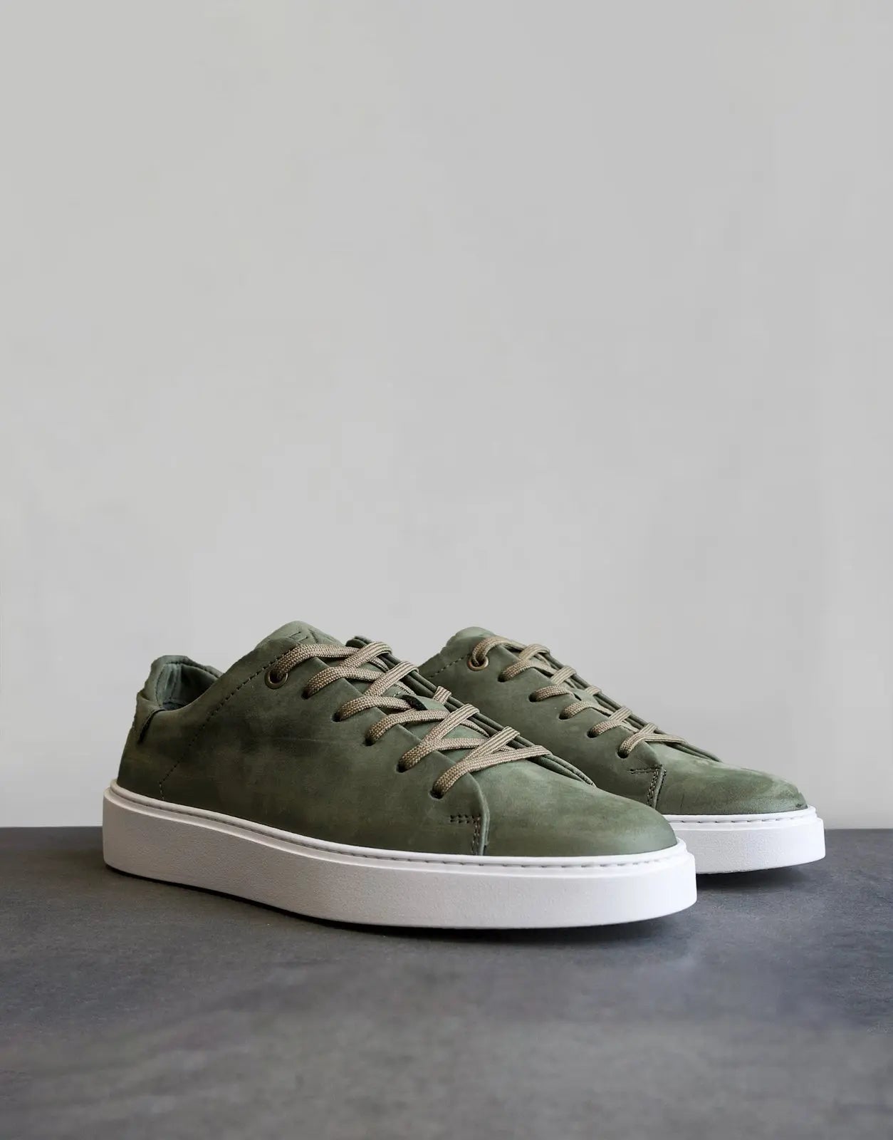 Fade Essential Green Sneakers - Subwear