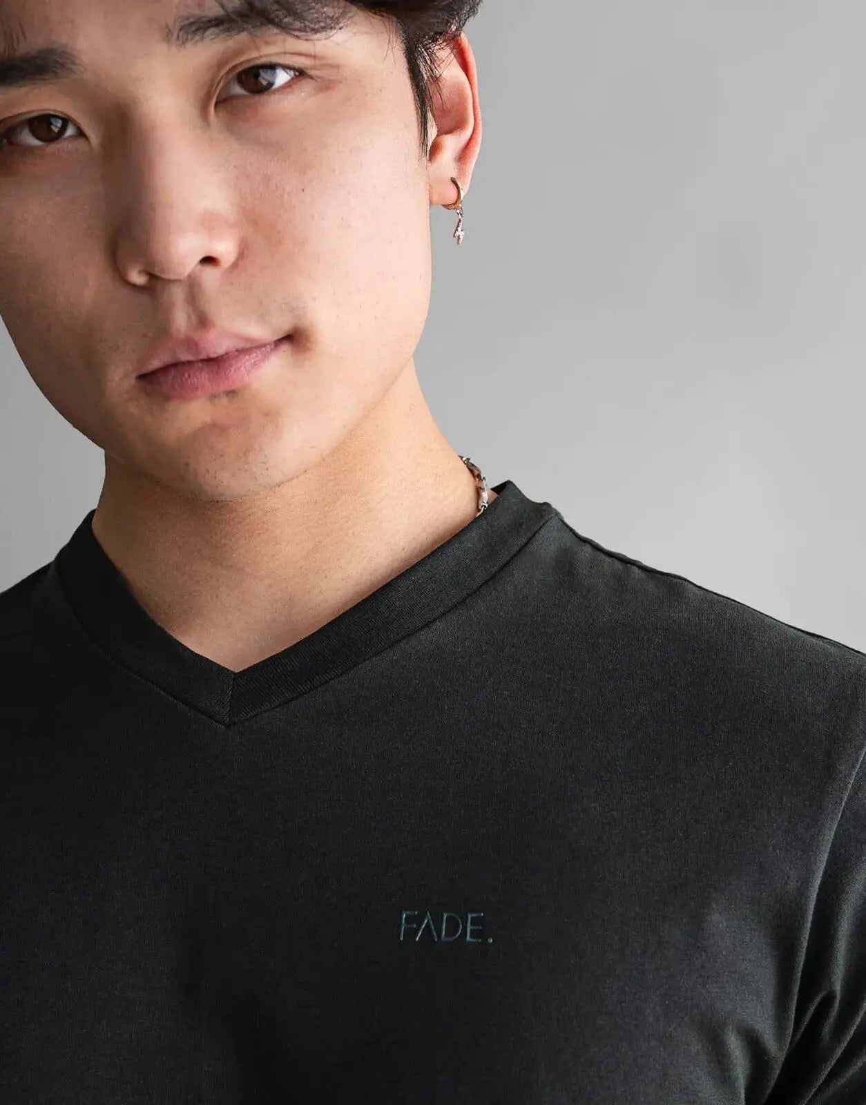 Fade Essential V-Neck Green T-Shirt - Subwear