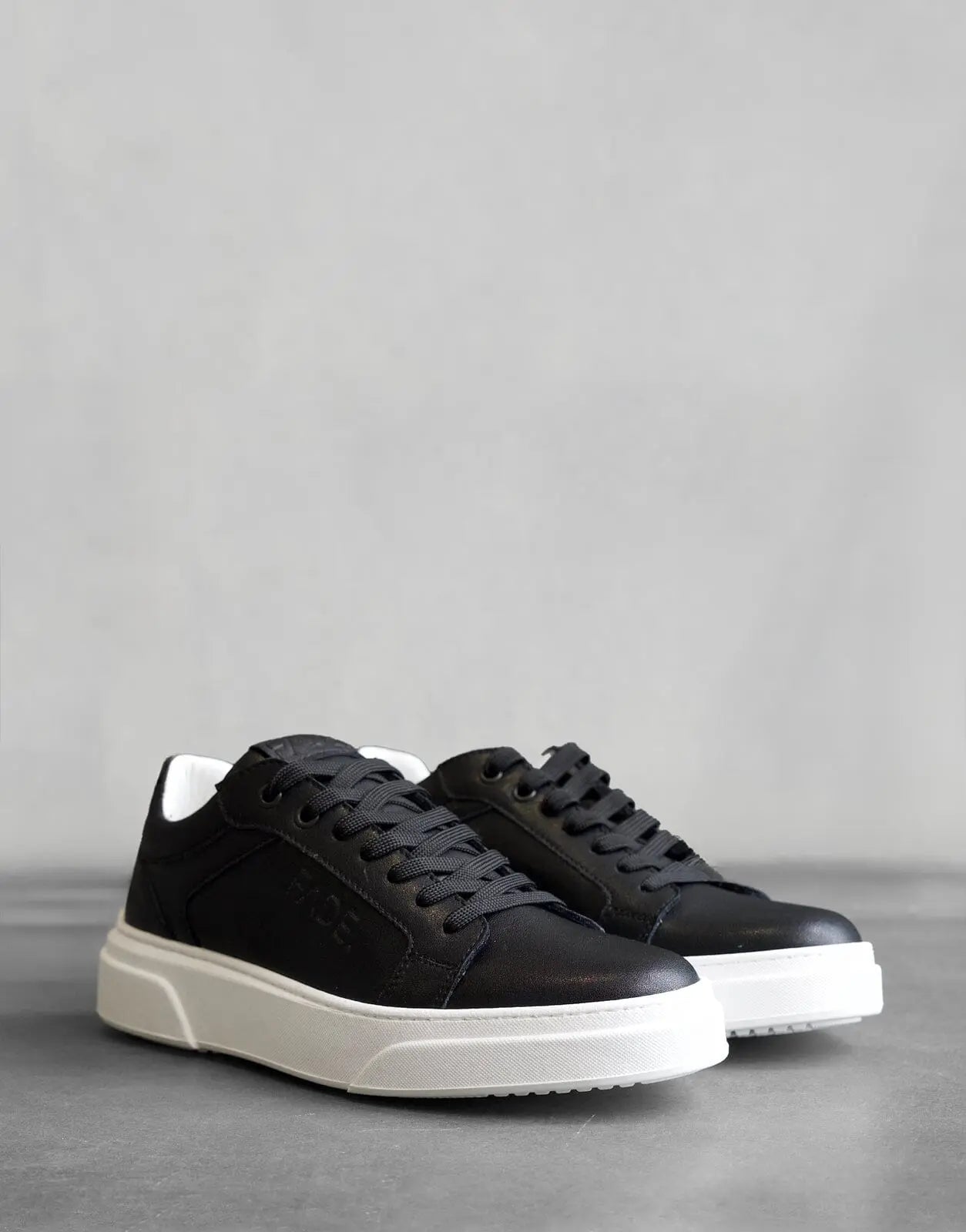 Fade Iconic II Black/White Sneaker - Subwear