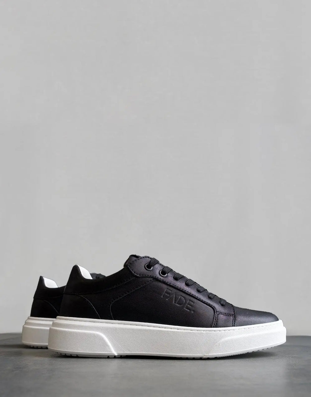 Fade Iconic II Black/White Sneaker - Subwear