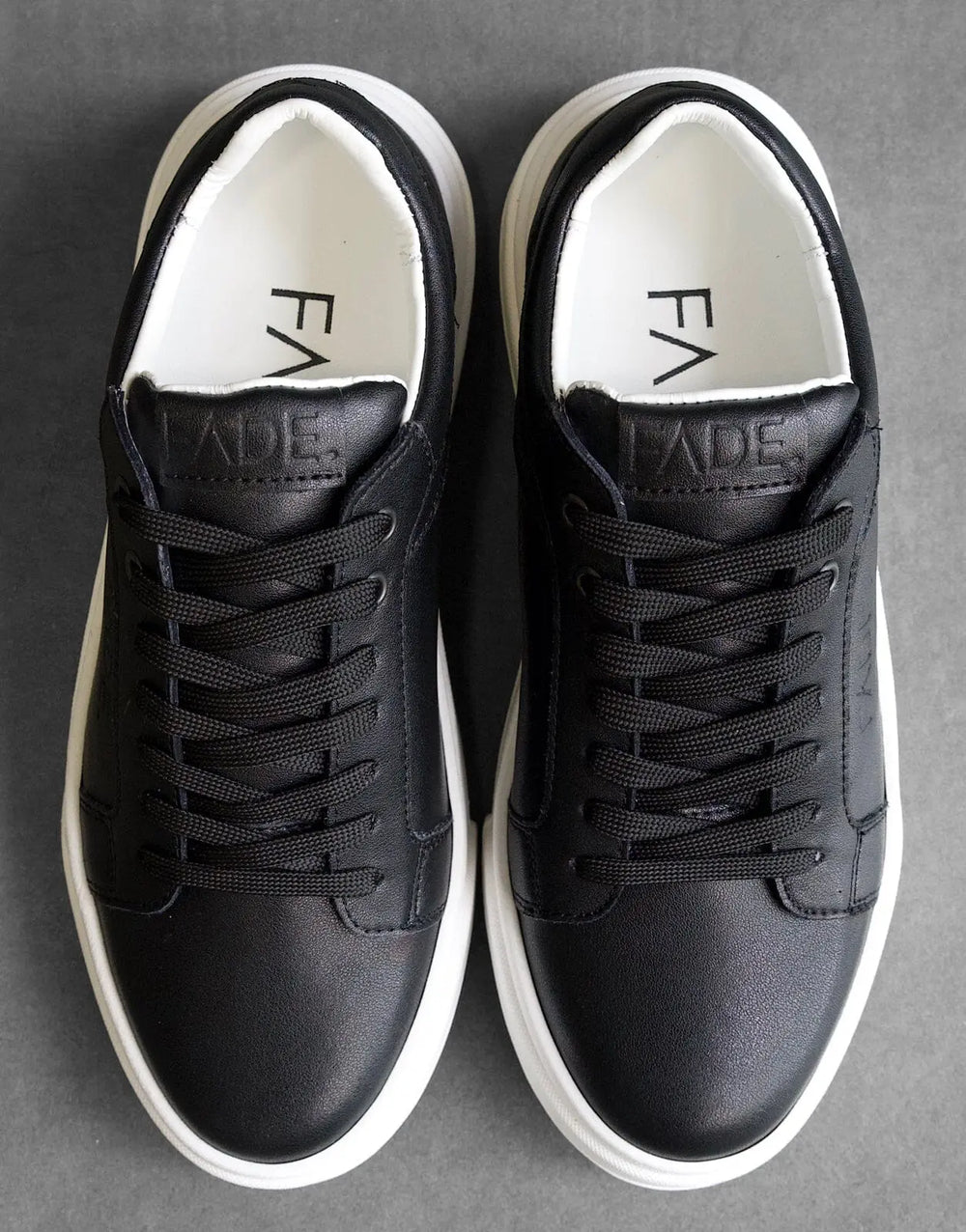Fade Iconic II Black/White Sneaker - Subwear