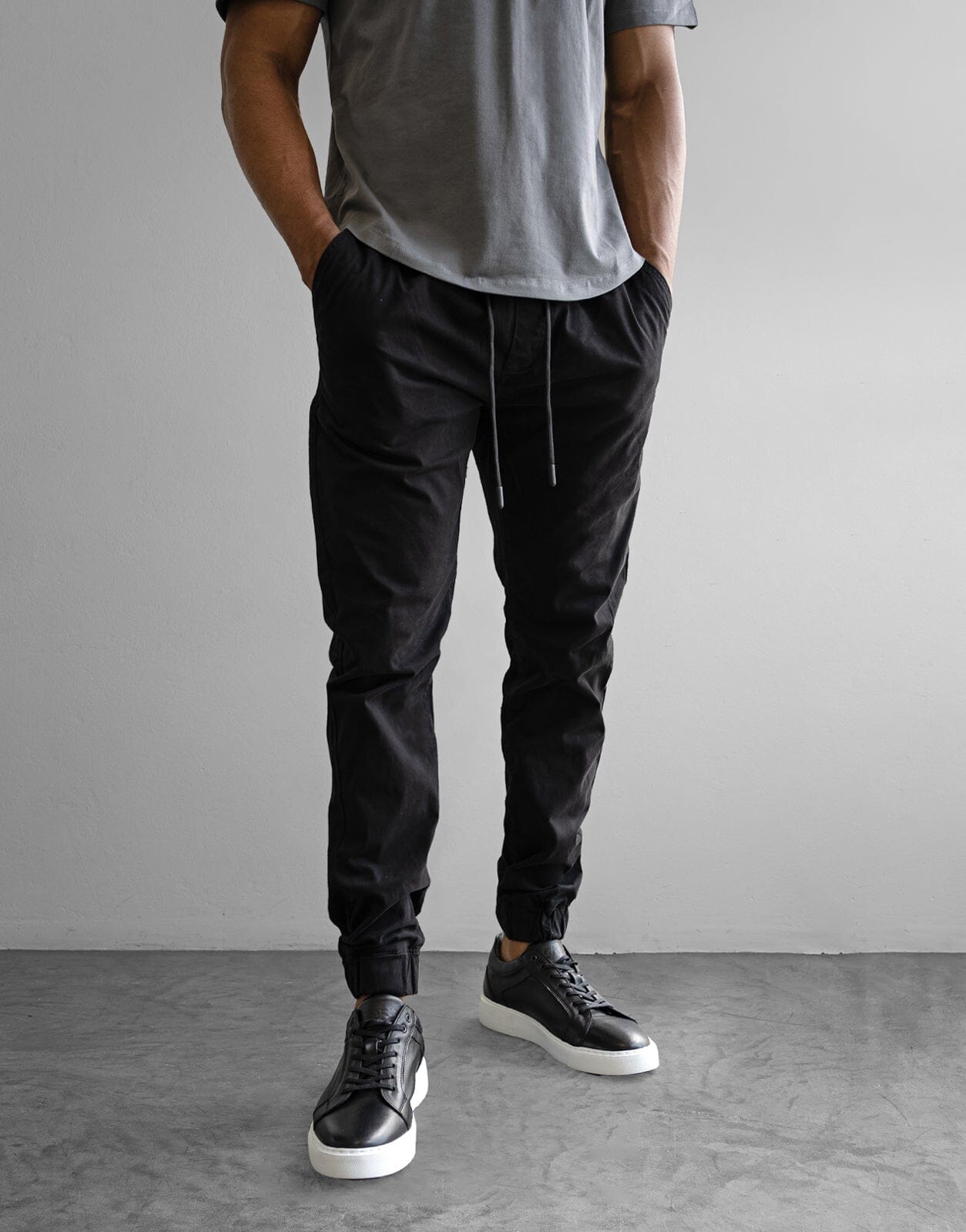 Fade Essential Cuffed Jogger Black - Subwear