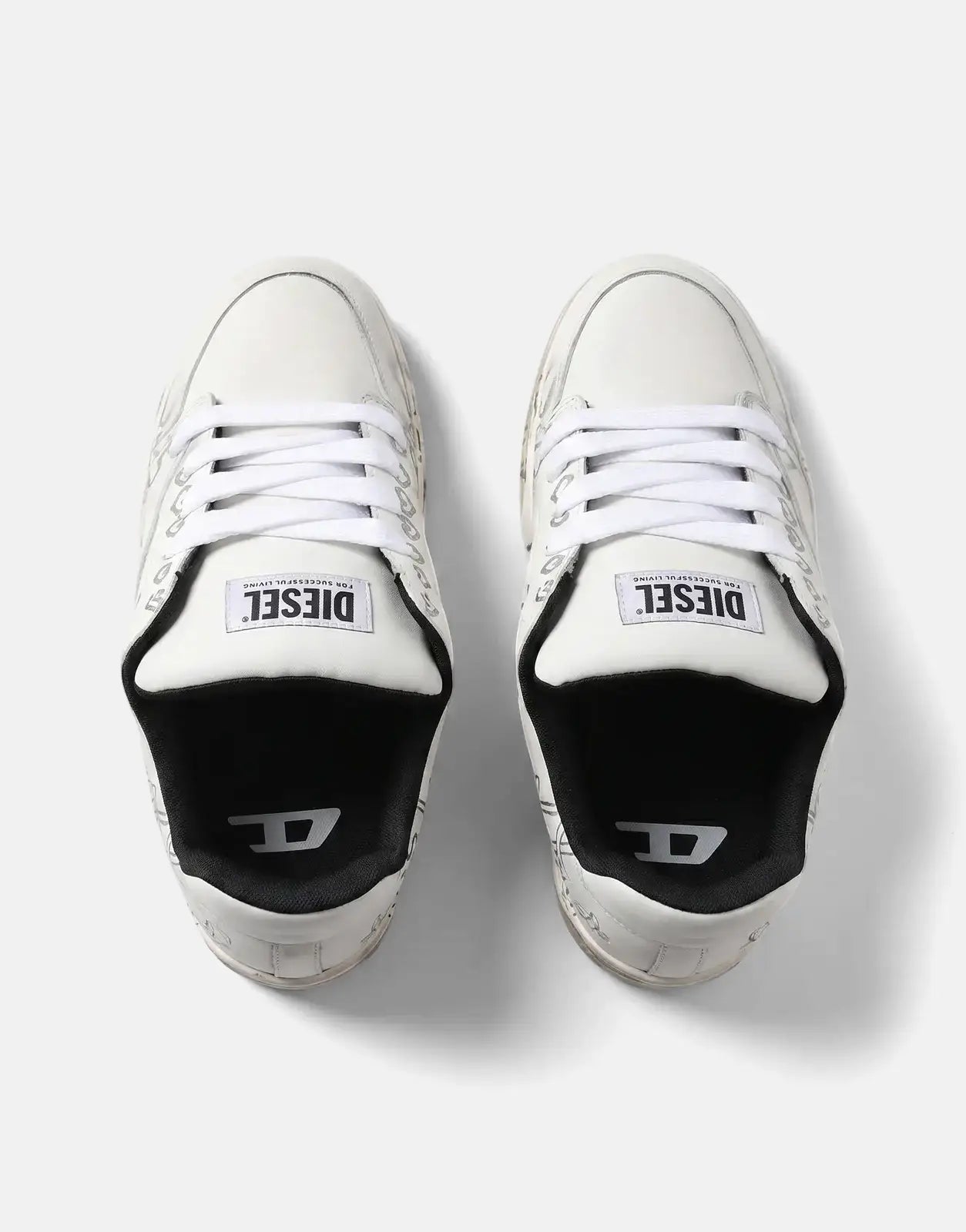White Diesel D-Ollie Low sneakers HA419 with white laces and black logo details, viewed from above on a white background.