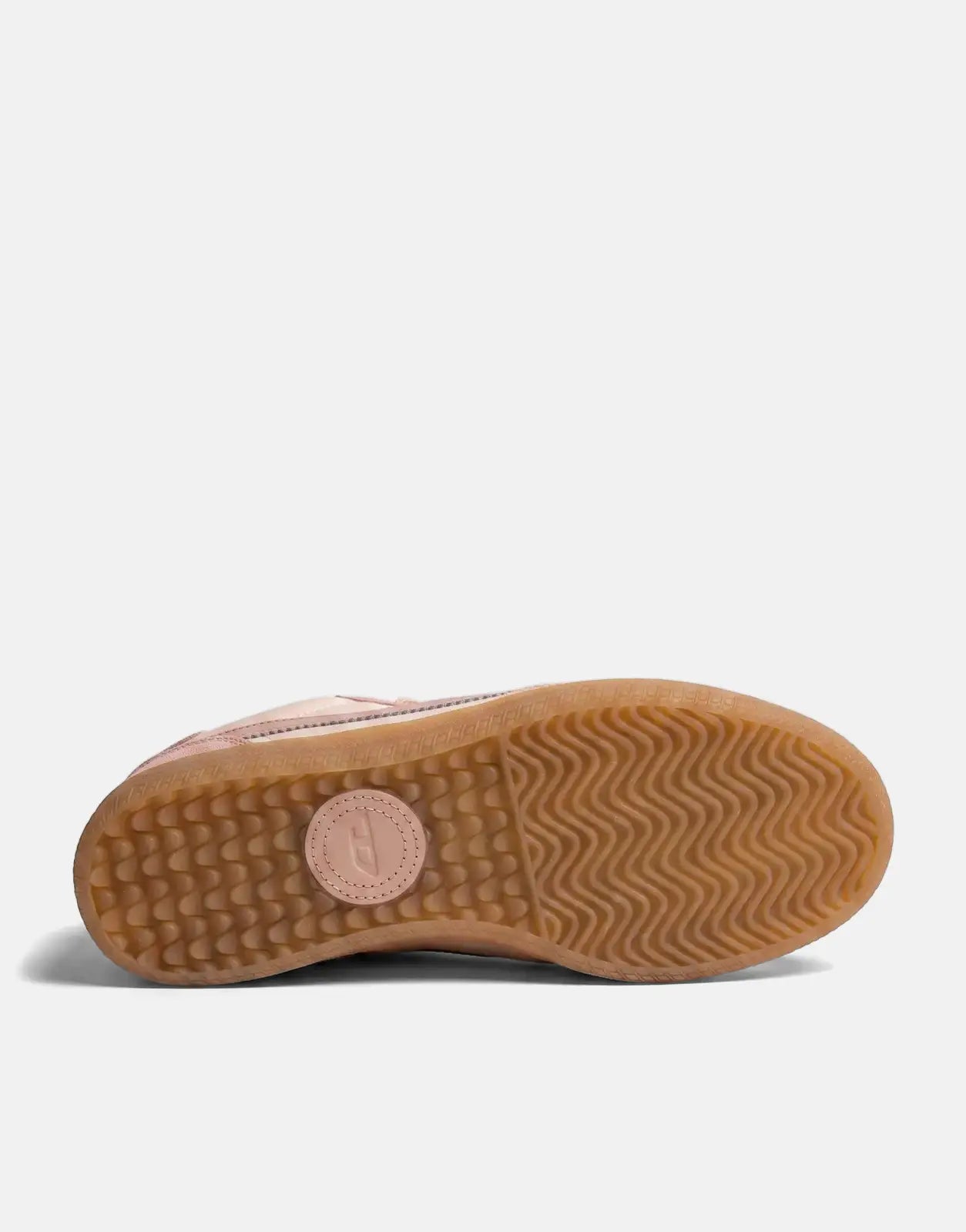 Diesel S-D-Matcha low sneakers HB614, featuring a detailed view of the durable gum sole with textured patterns and a pink