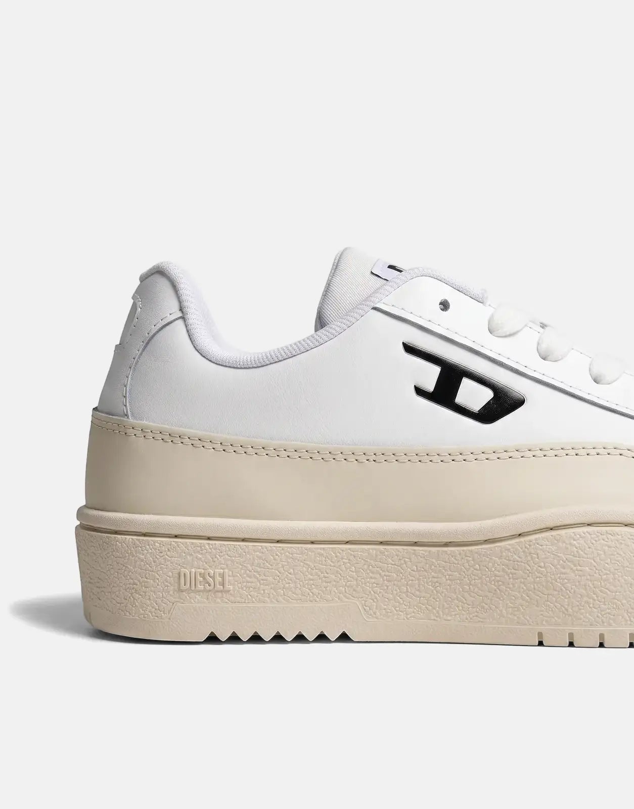 White and beige Diesel S-Tracked Low Sneakers HA668, side view, made with smooth leather and a platform sole.