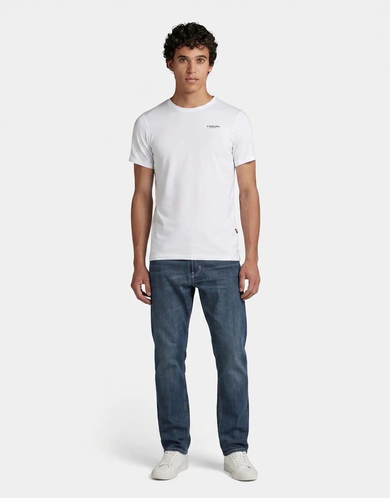G-Star RAW men's Slim Base white short sleeve crew neck t-shirt, offering comfortable and versatile everyday style.