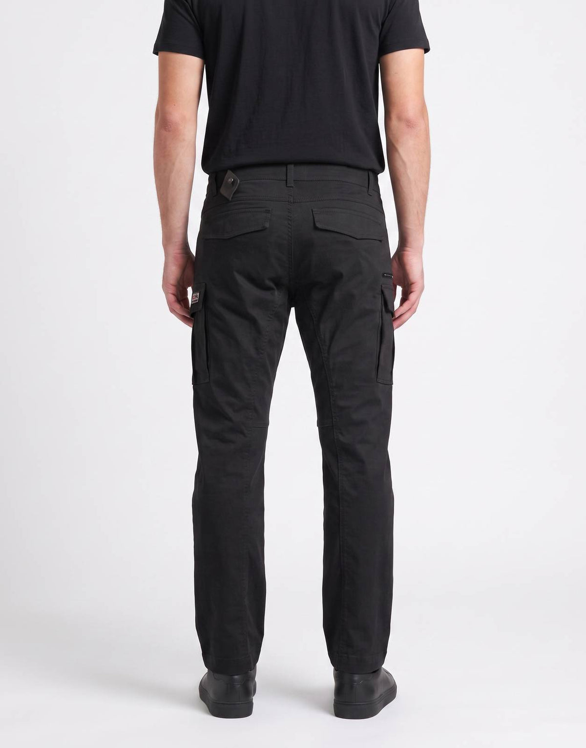 Men's Replay Badges black cargo pants, back view, featuring multiple functional pockets and a relaxed fit.